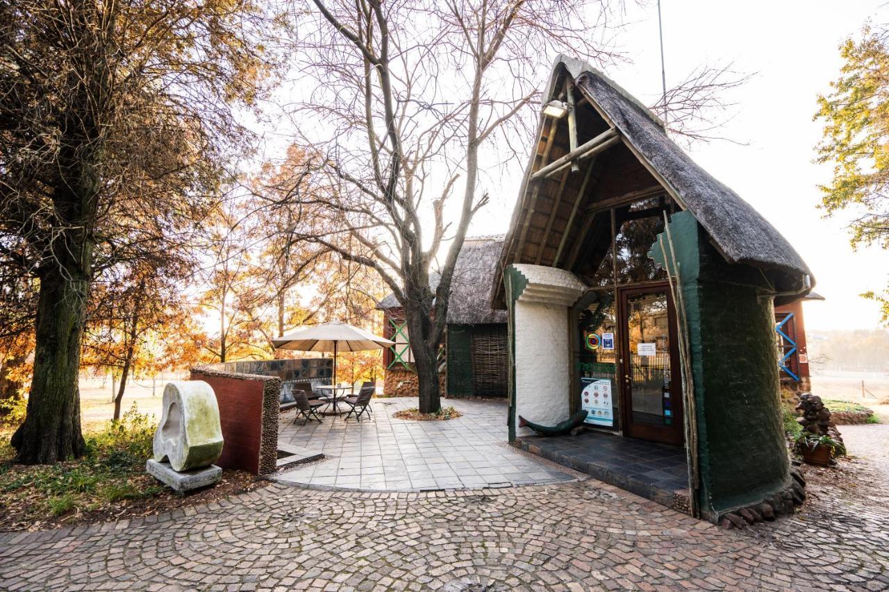 Hakunamatata Lodge & Health Spa/ Wedding & Conference Venue Muldersdrift Exterior foto